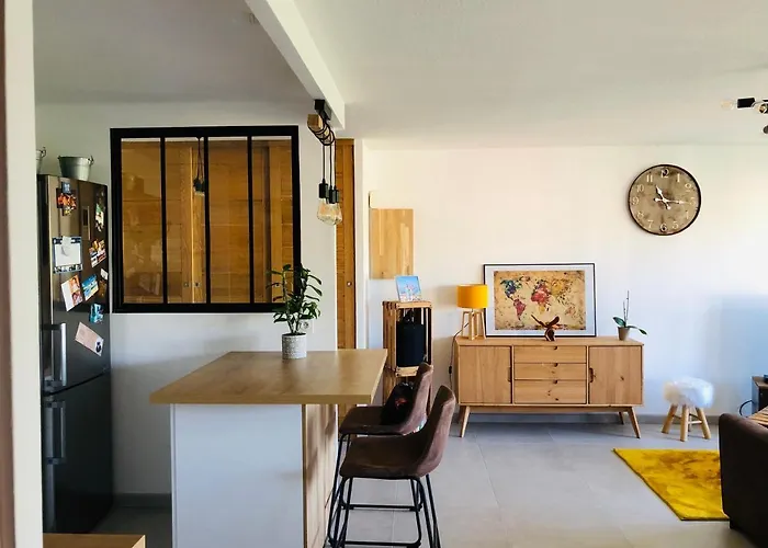 Appartement De Charme Idealement Situe