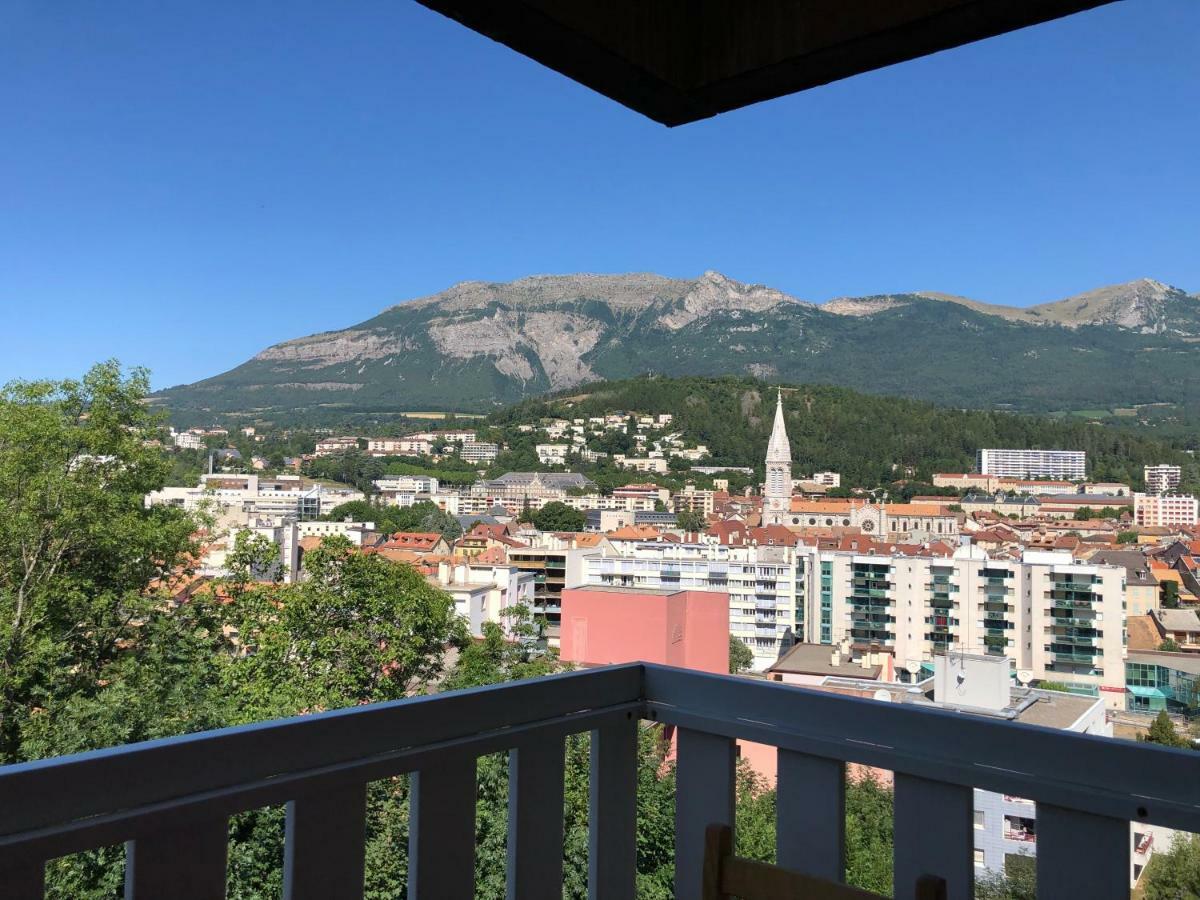 Appartement De Charme Idealement Situe